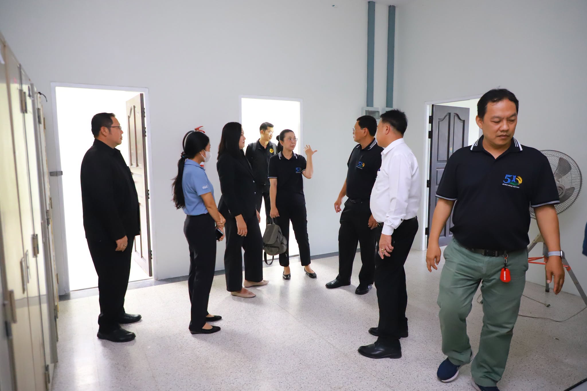 title - รองเลขาธิการ ส.ป.ก. พร้อมคณะลงพื้นที่ตรวจเยี่ยม และตรวจความพร้อมกรณีย้ายสถานที่ทำงาน เนื่องจากปรับปรุงอาคารสถานที่ (ชั่วคราว)
